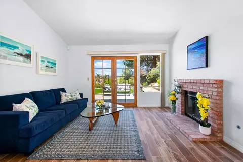 Living - 5253 Champlain St, Oceanside, CA 92056 photo 9 of 9
