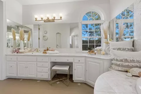 Bath - 4248 Citrus Dr, Fallbrook, CA 92028 photo 2 of 9