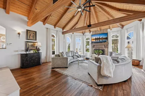 Living - 4248 Citrus Dr, Fallbrook, CA 92028 photo 1 of 6