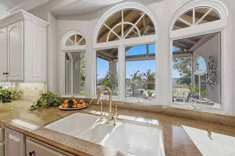 Kitchen - 4248 Citrus Dr, Fallbrook, CA 92028 photo 3 of 5