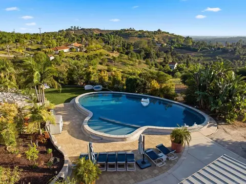 Exterior - 4248 Citrus Dr, Fallbrook, CA 92028 photo 7 of 17