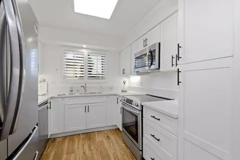Kitchen - 1052 Plover Way, Oceanside, CA 92057 photo 2 of 3