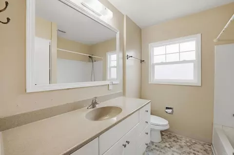 Bath - 1819 S Tremont St, Oceanside, CA 92054 photo 1 of 2