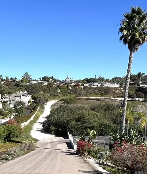 Mays Hollow Lane, Encinitas, CA 92024 photo 2