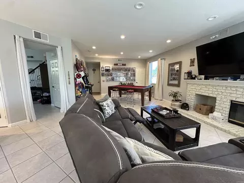 Living - 5138 Palmera Dr, Oceanside, CA 92056 photo 1 of 4
