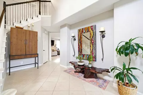 Entry Way - 5138 Palmera Dr, Oceanside, CA 92056 photo 2 of 3