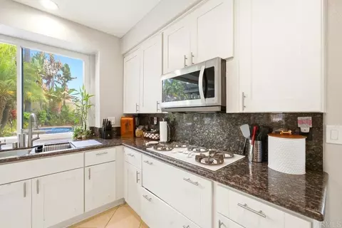Kitchen - 5138 Palmera Dr, Oceanside, CA 92056 photo 6 of 7