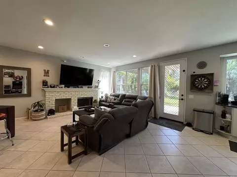 Living - 5138 Palmera Dr, Oceanside, CA 92056 photo 3 of 4