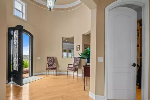 Entry Way - 30419 Canyon Ests, Vista, CA 92084 photo 1 of 6