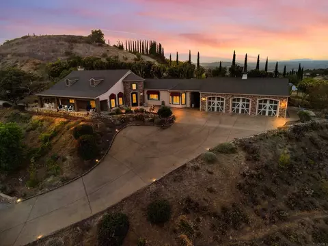 30419 Canyon Ests, Vista, CA 92084