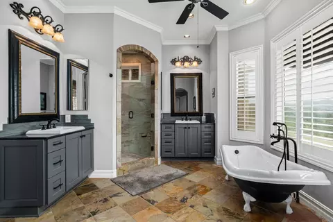 Bath - 30419 Canyon Ests, Vista, CA 92084 photo 4 of 8