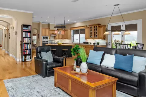 Living - 30419 Canyon Ests, Vista, CA 92084 photo 2 of 2