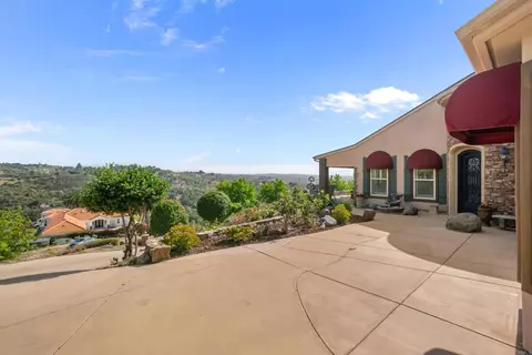 Exterior - 30419 Canyon Ests, Vista, CA 92084 photo 4 of 25