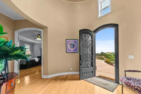 Entry Way - 30419 Canyon Ests, Vista, CA 92084 photo 2 of 6