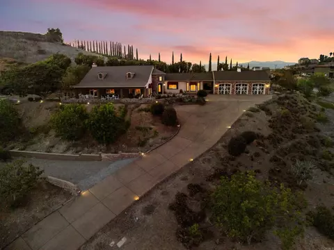 Exterior - 30419 Canyon Ests, Vista, CA 92084 photo 8 of 25