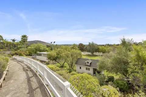 Exterior - 3401 Adams Run, Encinitas, CA 92024 photo 6 of 9