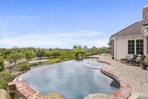 Exterior - 3401 Adams Run, Encinitas, CA 92024 photo 2 of 9