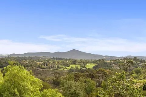 View/Area - 3401 Adams Run, Encinitas, CA 92024 photo 2 of 4