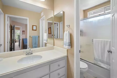 Bath - 4819 Pastel Ct, Oceanside, CA 92057 photo 4 of 4