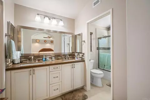Bath - 4819 Pastel Ct, Oceanside, CA 92057 photo 2 of 4