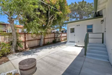 Exterior - 932 Stratford Dr, Encinitas, CA 92024 photo 4 of 14