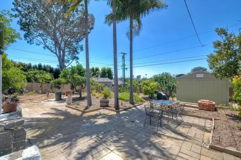 Exterior - 932 Stratford Dr, Encinitas, CA 92024 photo 6 of 14