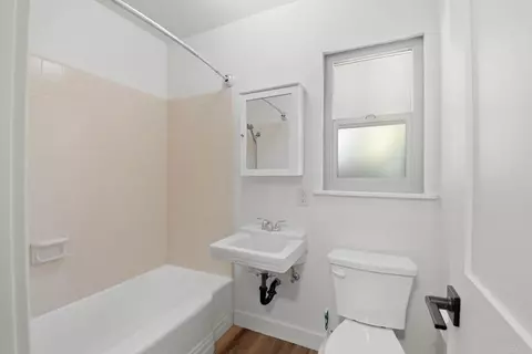 Bath - 932 Stratford Dr, Encinitas, CA 92024 photo 1 of 1