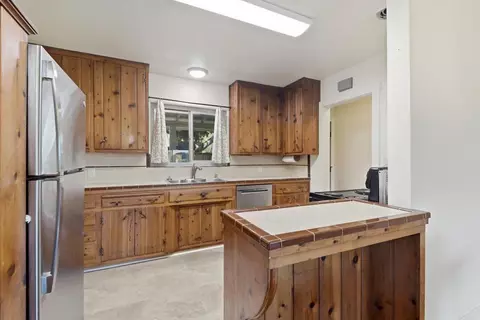 Kitchen - 932 Stratford Dr, Encinitas, CA 92024 photo 1 of 2