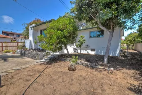 Exterior - 932 Stratford Dr, Encinitas, CA 92024 photo 11 of 14