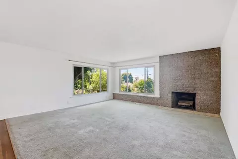 Living - 932 Stratford Dr, Encinitas, CA 92024 photo 1 of 4