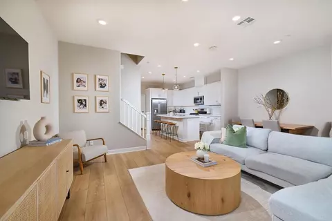 1065 Delpy Vw, Vista, CA 92084