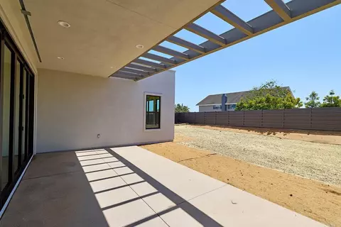 Exterior - 417 Bell Ranch Rd, Solana Beach, CA 92075 photo 4 of 8