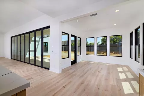 Living - 417 Bell Ranch Rd, Solana Beach, CA 92075 photo 4 of 5