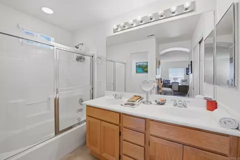 Bath - 279 Trilogy St, San Marcos, CA 92078 photo 1 of 2