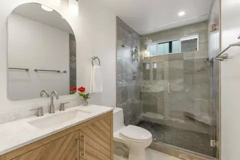 Bath - 1821 Hawk View Dr, Encinitas, CA 92024 photo 1 of 2