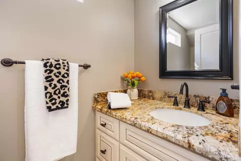 Bath - 4863 Marathon Way, Oceanside, CA 92054 photo 2 of 5