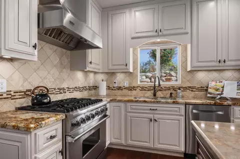 Kitchen - 4863 Marathon Way, Oceanside, CA 92054 photo 7 of 8
