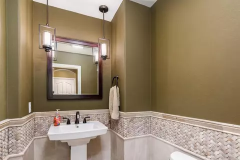 Bath - 7216 Sanderling Ct, Carlsbad, CA 92011 photo 7 of 7