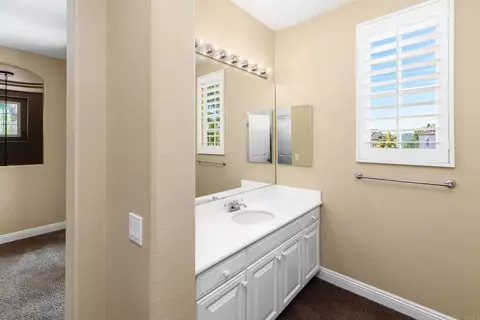 Bath - 7216 Sanderling Ct, Carlsbad, CA 92011 photo 6 of 7