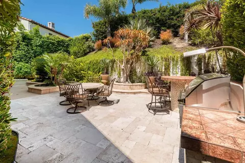 Exterior - 7216 Sanderling Ct, Carlsbad, CA 92011 photo 4 of 10