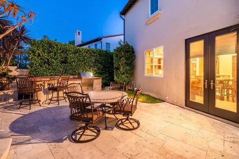 Exterior - 7216 Sanderling Ct, Carlsbad, CA 92011 photo 7 of 10