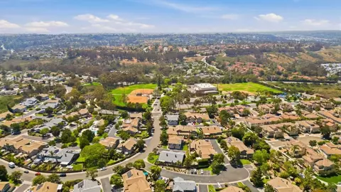 View/Area - 4544 Cambridge Way, Carlsbad, CA 92010 photo 5 of 11