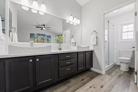Bath - 4544 Cambridge Way, Carlsbad, CA 92010 photo 3 of 5