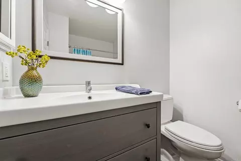 Bath - 4544 Cambridge Way, Carlsbad, CA 92010 photo 5 of 5