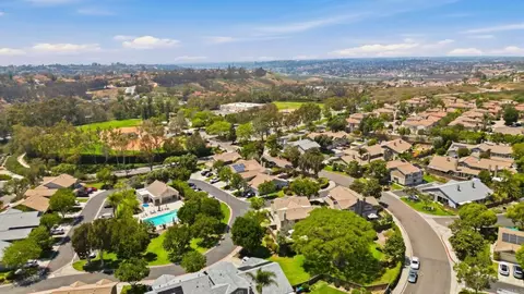 View/Area - 4544 Cambridge Way, Carlsbad, CA 92010 photo 7 of 11