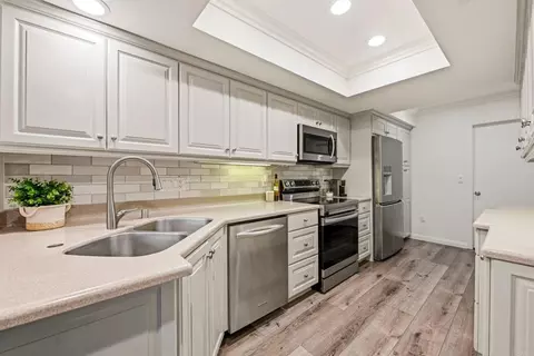 Kitchen - 4544 Cambridge Way, Carlsbad, CA 92010 photo 4 of 5
