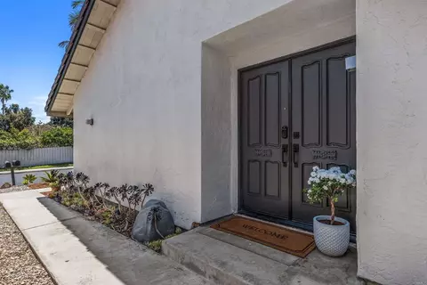 Entry Way - 1766 Hill Top Ln, Encinitas, CA 92024 photo 3 of 5