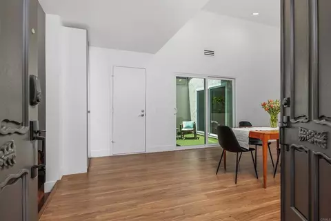Entry Way - 1766 Hill Top Ln, Encinitas, CA 92024 photo 4 of 5