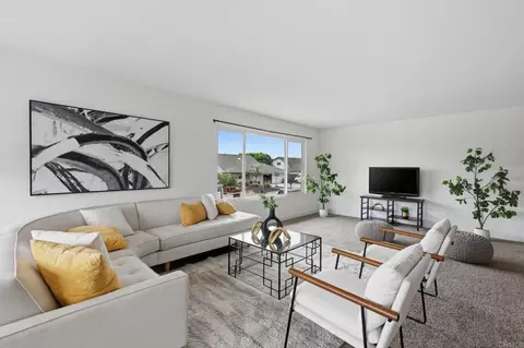Living - 13104 Lakeview Granada Dr, Lakeside, CA 92040 photo 10 of 10