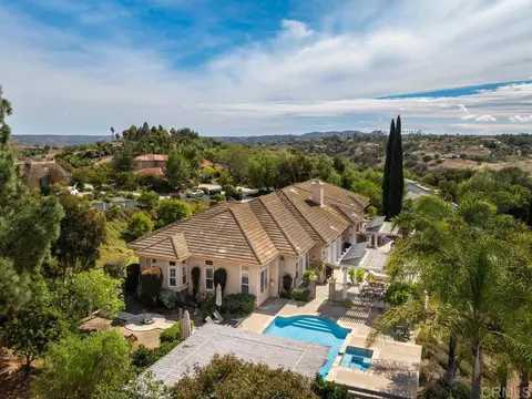 View/Area - 2737 Dos Lomas, Fallbrook, CA 92028 photo 2 of 6